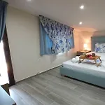 Aretoysa Center Luxury 2 Daire Néa Péramos