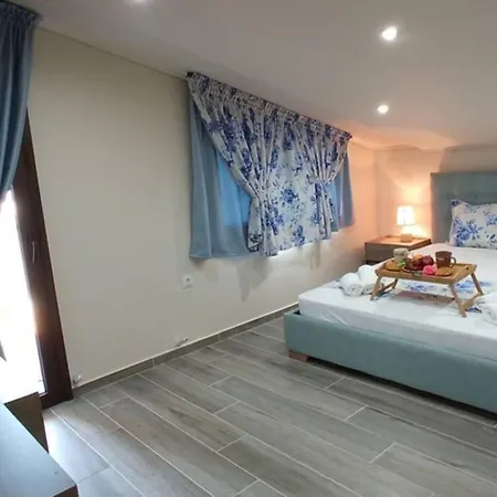 Aretoysa Center Luxury 2 아파트 Néa Péramos