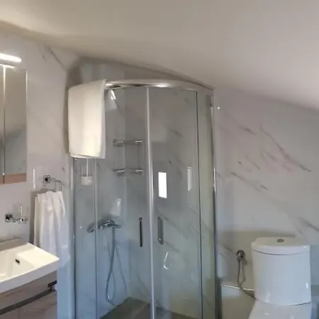 아파트 Aretoysa Center Luxury 2 Néa Péramos