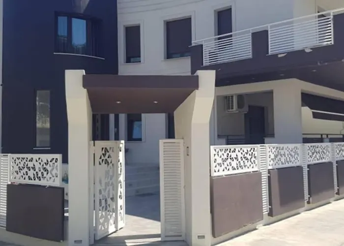Aretoysa Center Luxury 2 * Néa Péramos