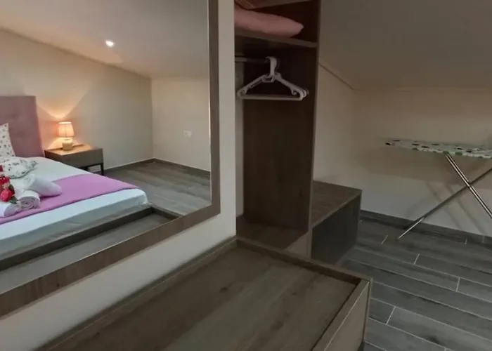 Aretoysa Center Luxury 2 Néa Péramos
