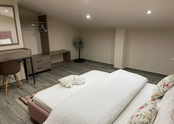 Aretoysa Center Luxury 2 Appartamento Néa Péramos