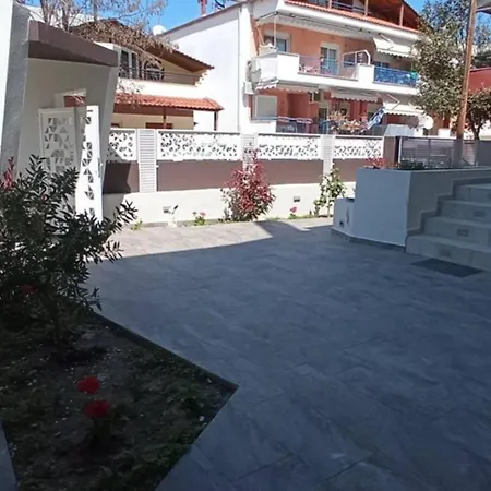 Aretoysa Center Luxury 2 * Néa Péramos