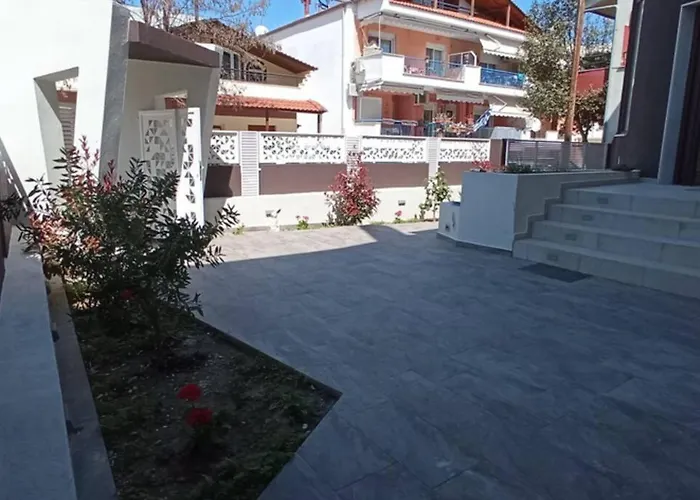 Aretoysa Center Luxury 2 * Néa Péramos